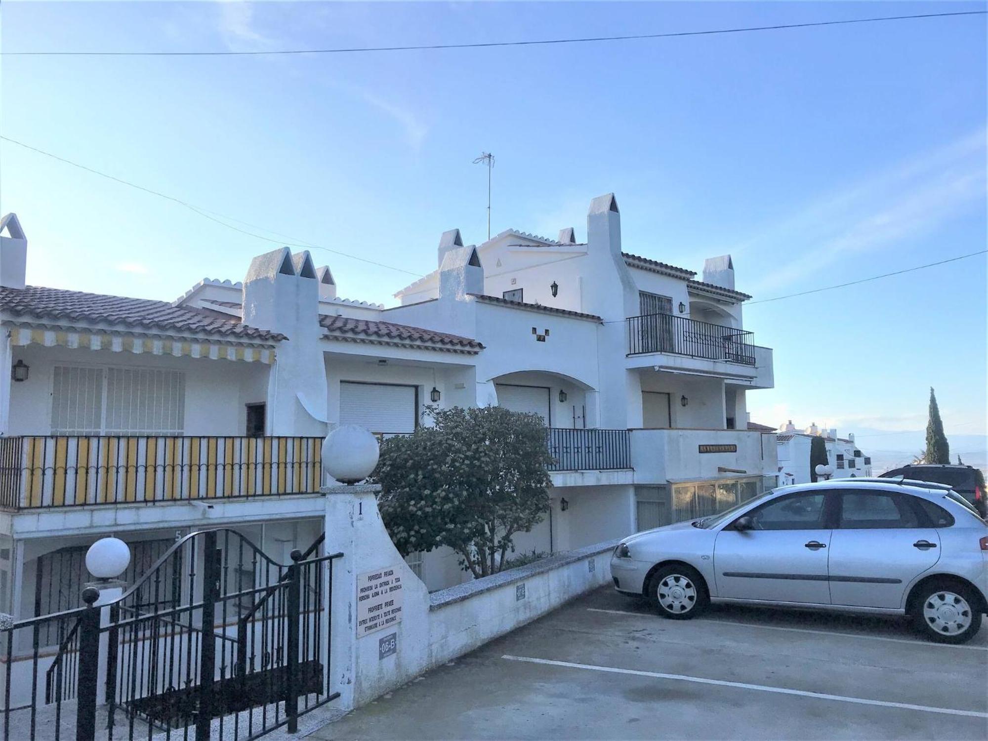 Apartamento En Roses Parking Y Piscina Comunitaria Exterior photo