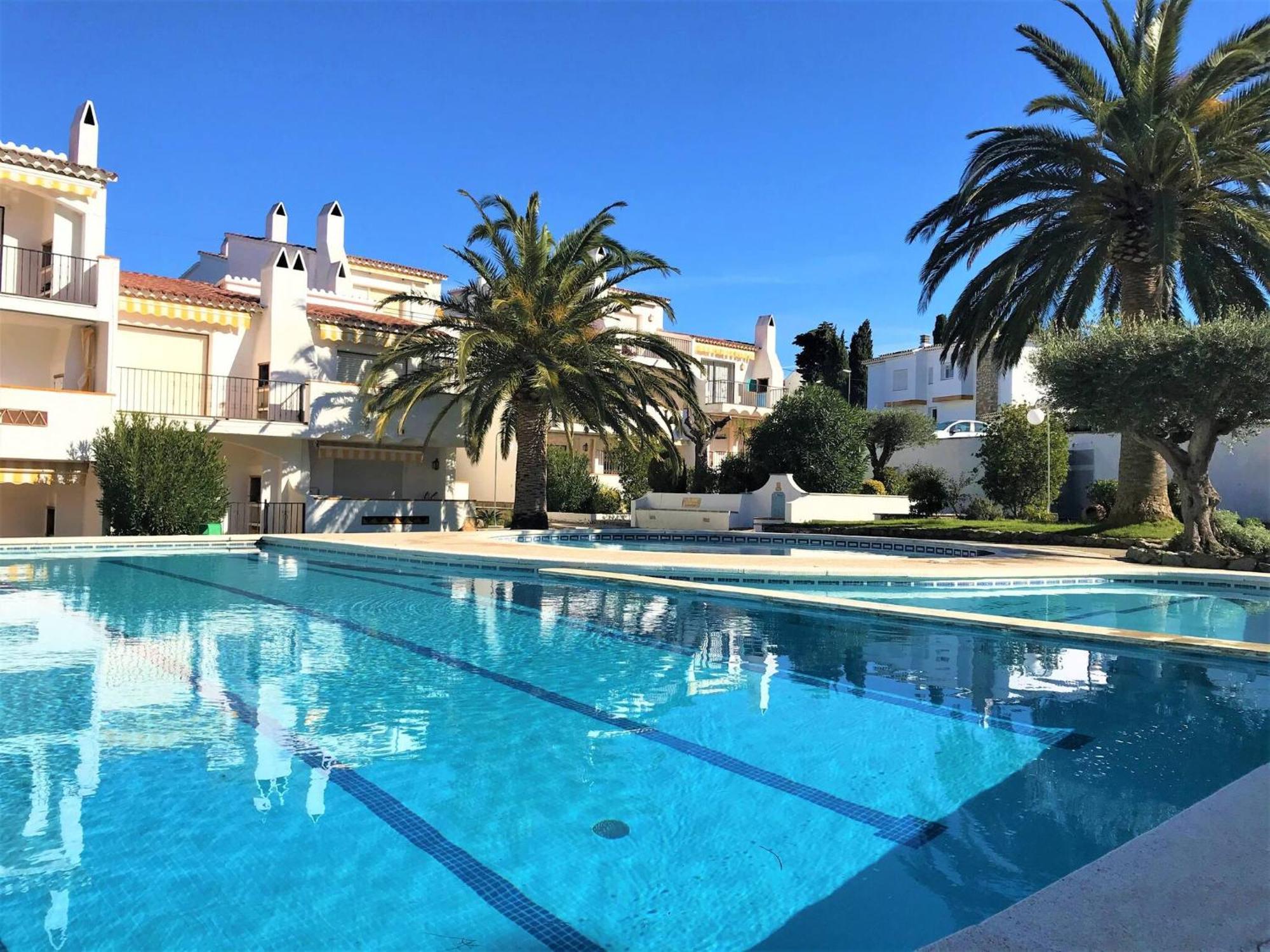 Apartamento En Roses Parking Y Piscina Comunitaria Exterior photo